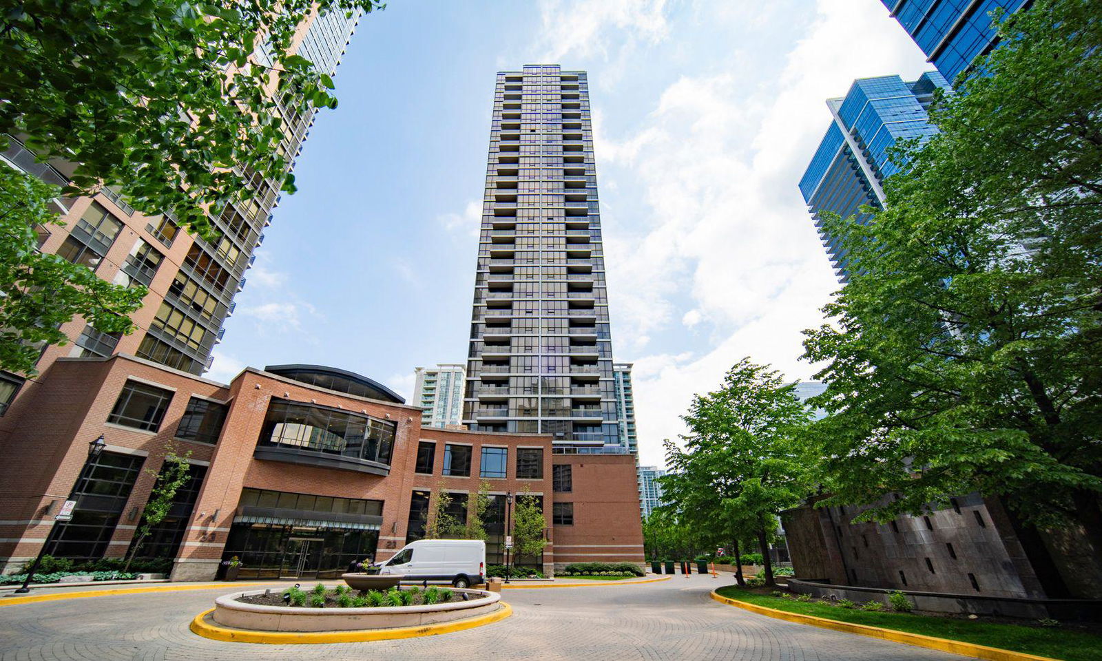 Spring at Minto Gardens Condos condo