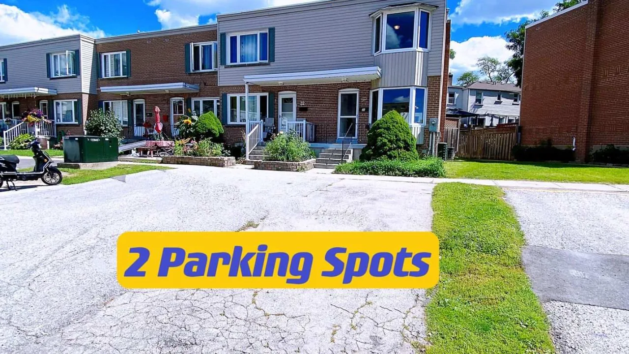 Arbour Green Townhomes condo building exterior