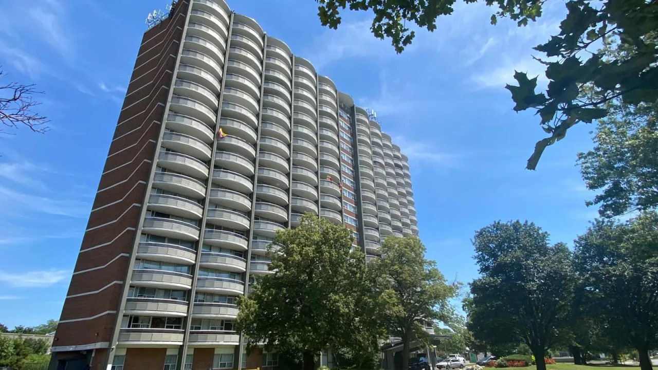 135 Fenelon Drive condo