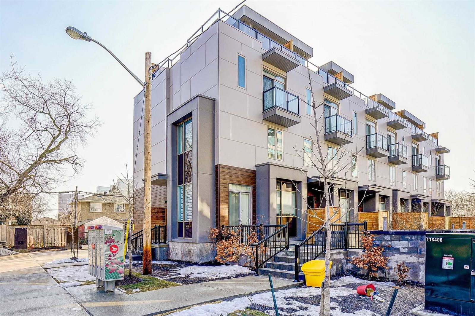 Briar Towns condo building exterior