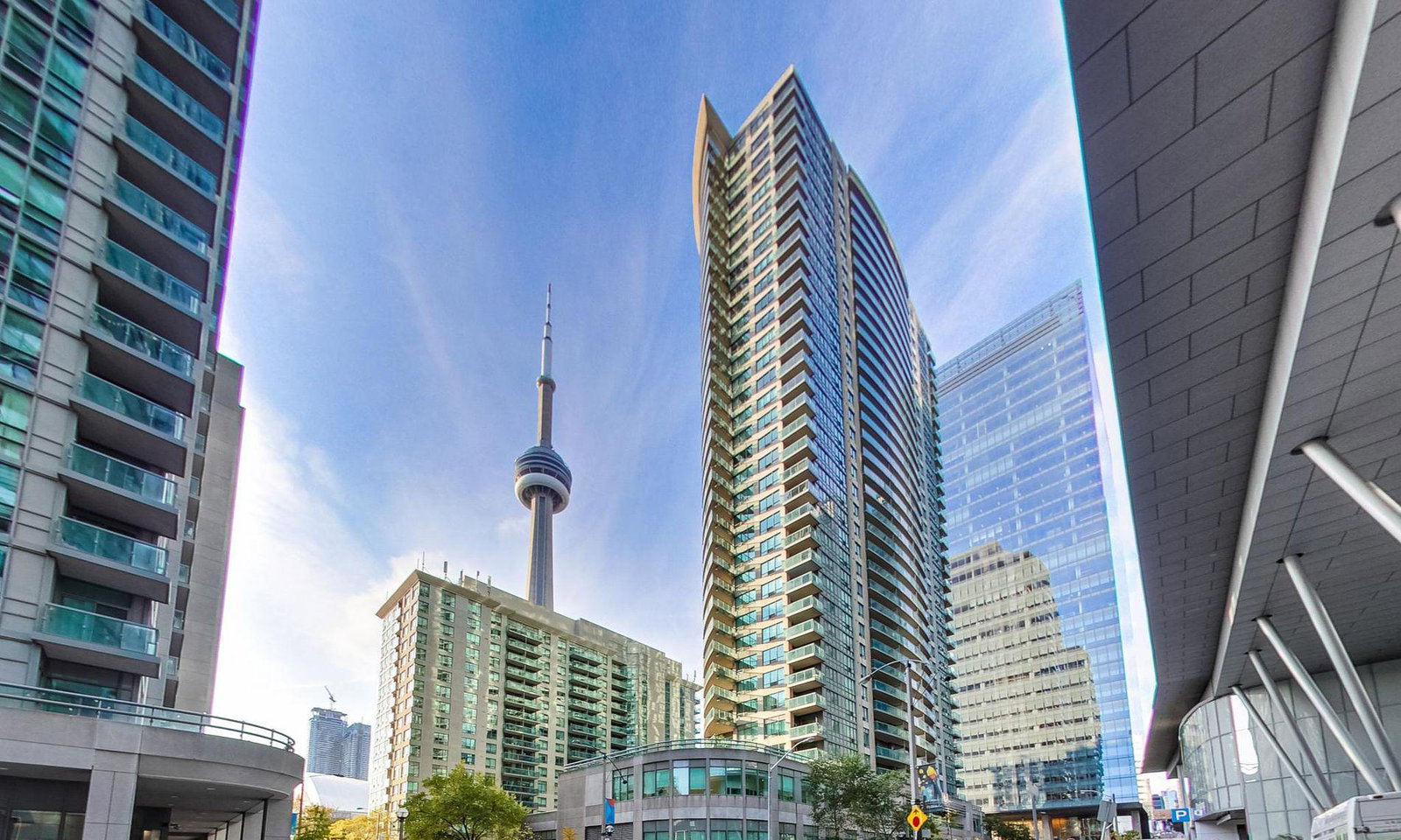 Infinity I Condos exterior