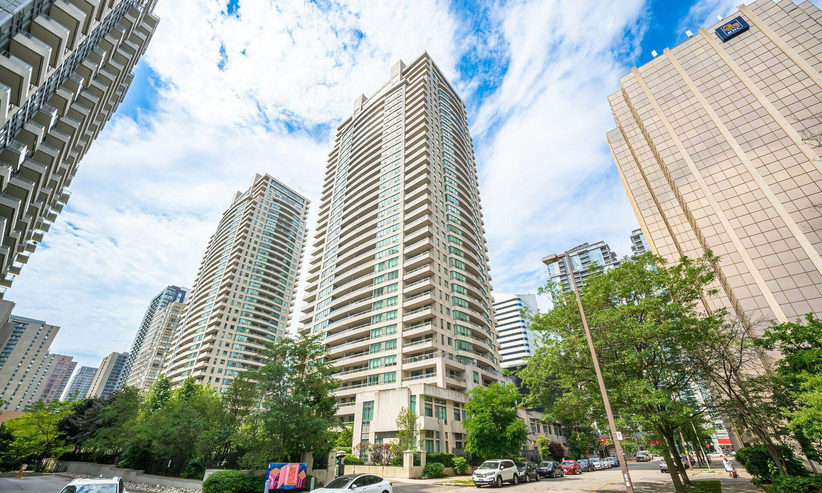 Platinum Condos exterior