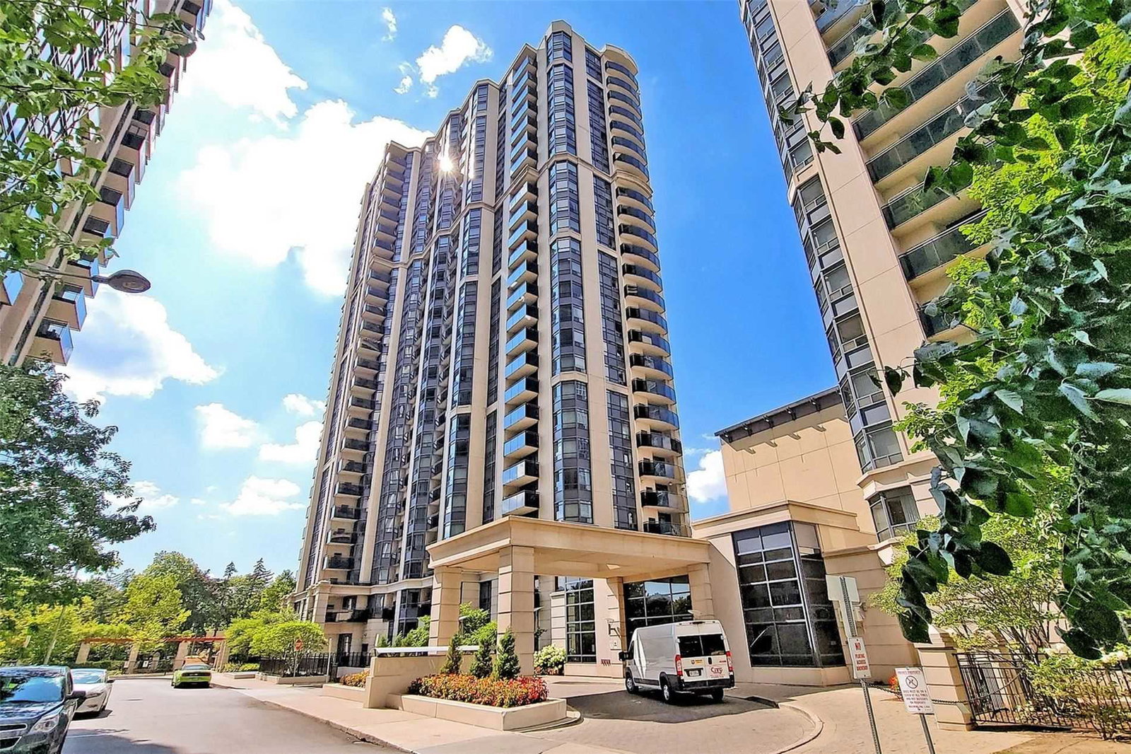 The Broadway Condos exterior