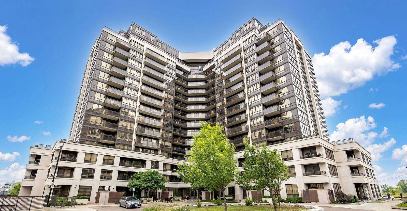Metropolis & Parkside at Metroplace condo