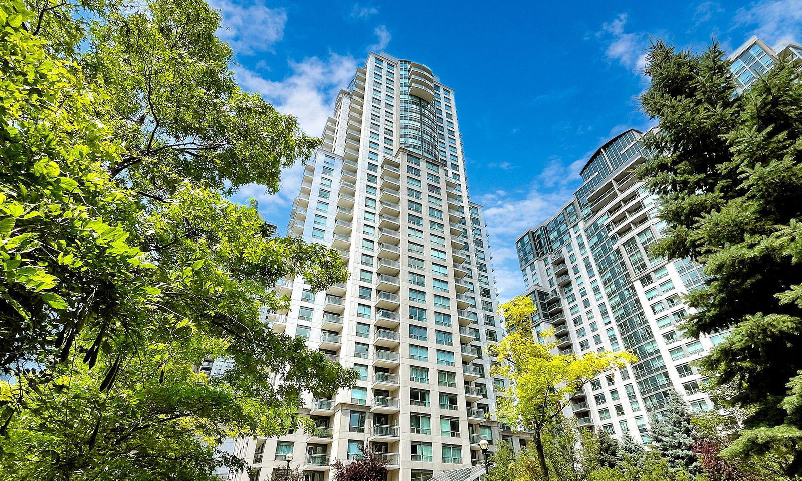 21 Hillcrest Condos condo