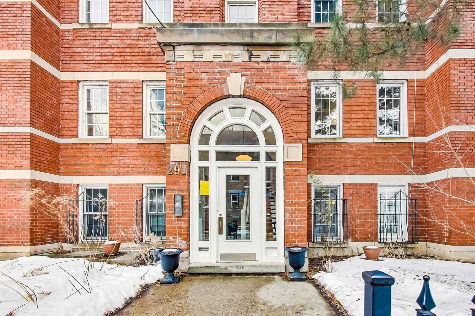 291 Ontario Street condo building exterior