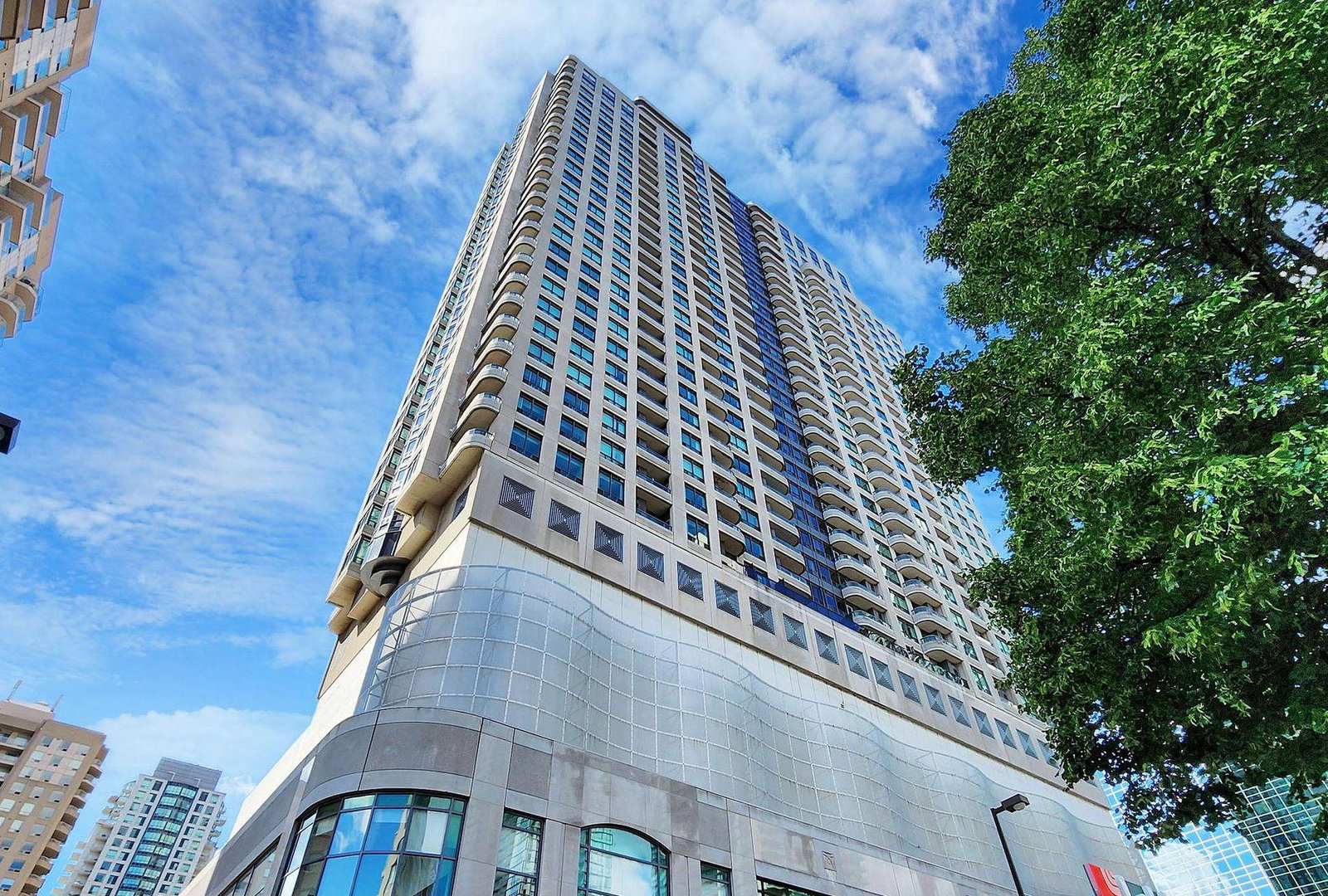 Royal Pinnacle Condos condo