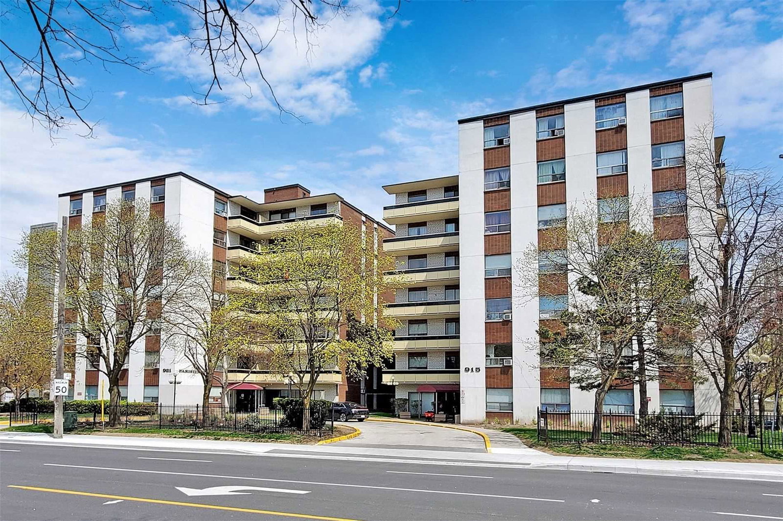 Parisiene Condos exterior