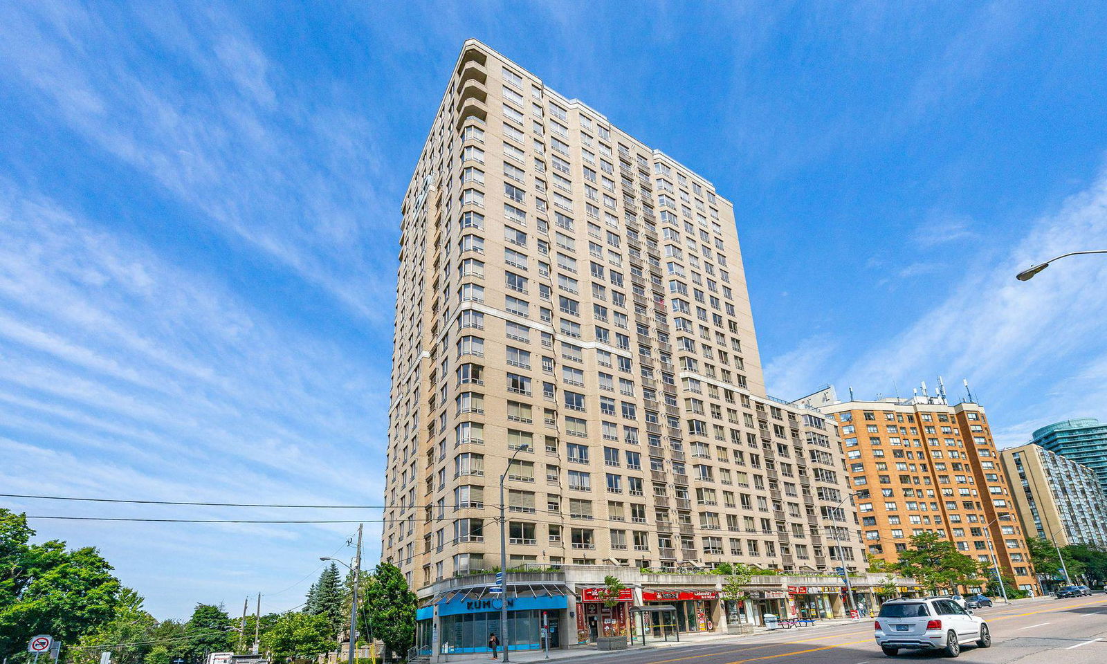 Royal Arms Condos exterior