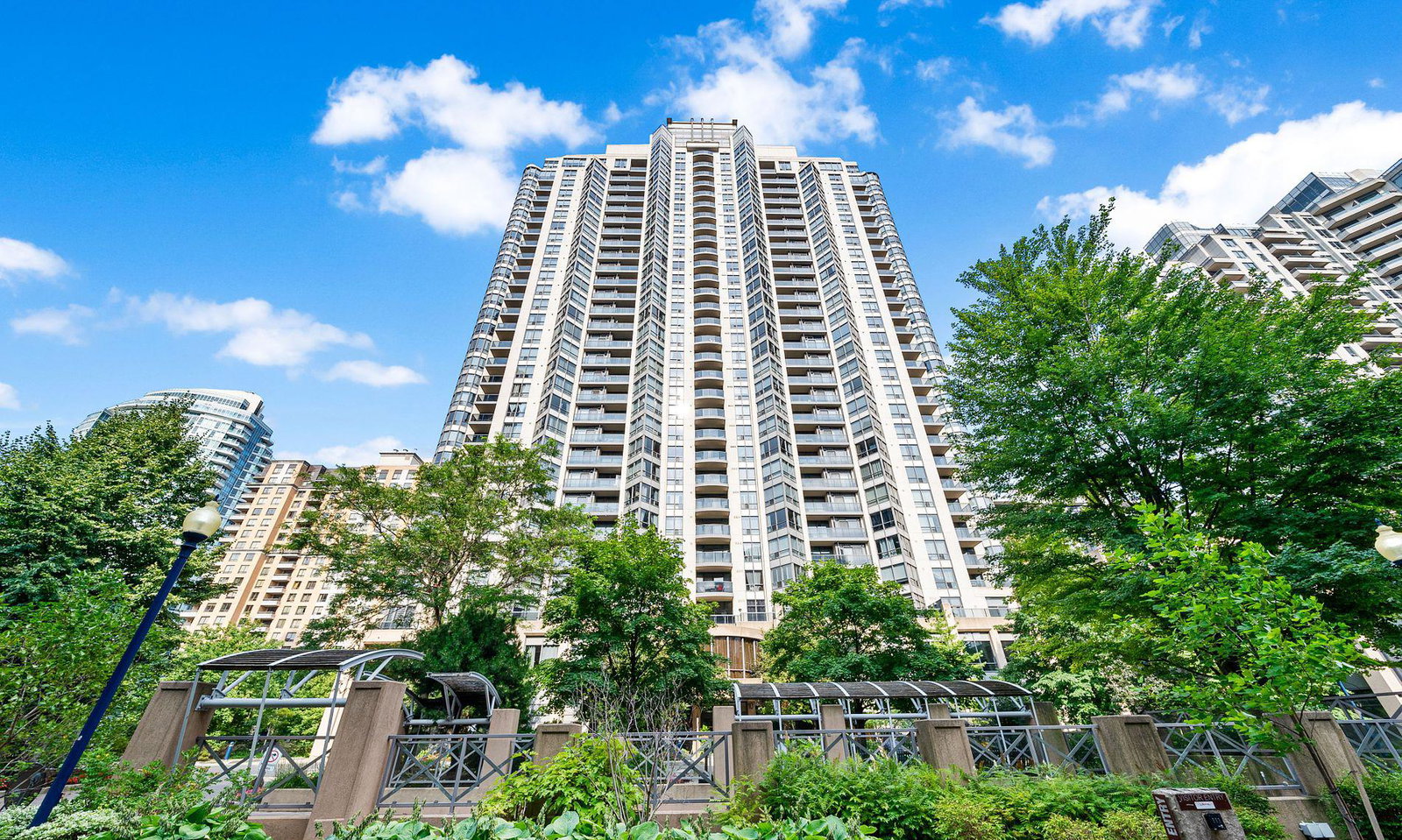 Grande Triomphe Condos condo