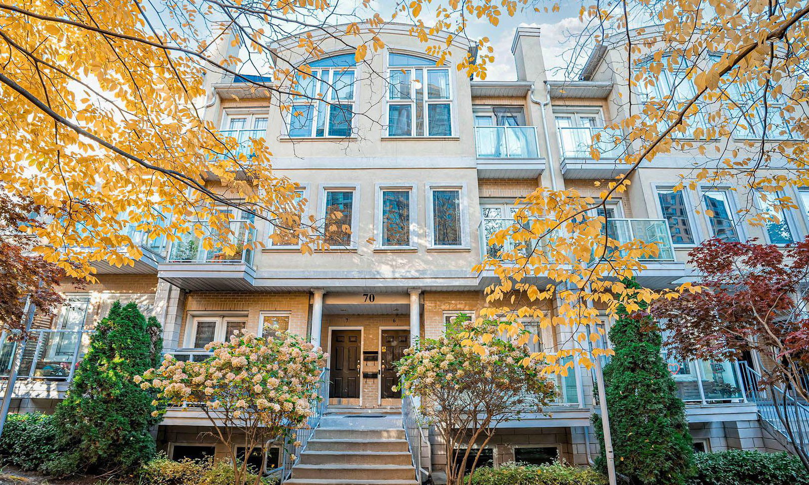 Monet Townhomes condo building exterior