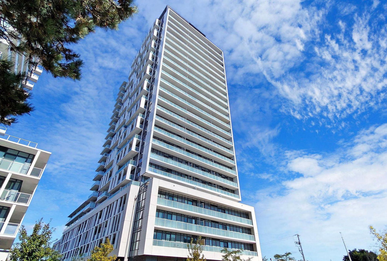 Verdé Condos exterior
