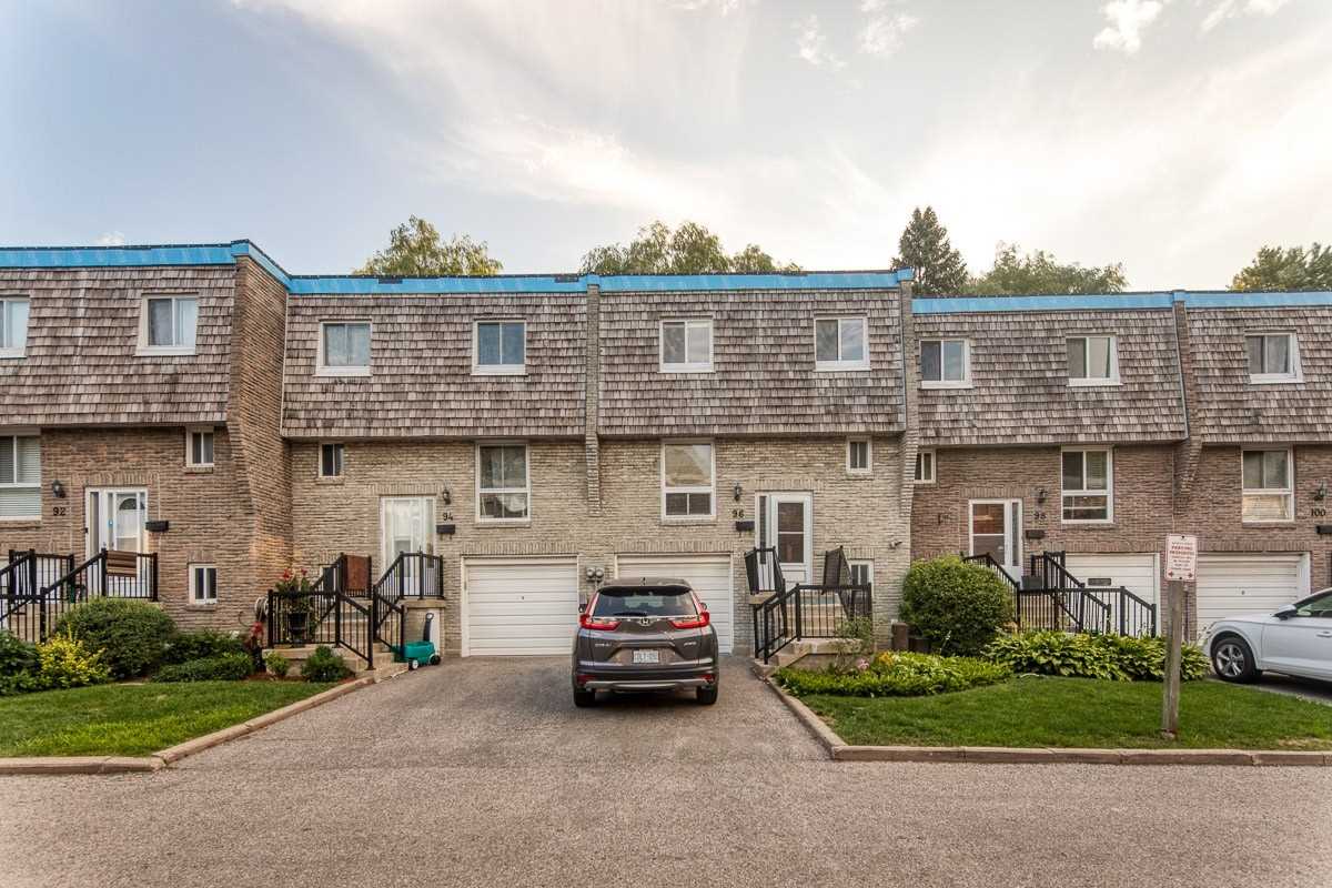 Wild Briarway condo building exterior