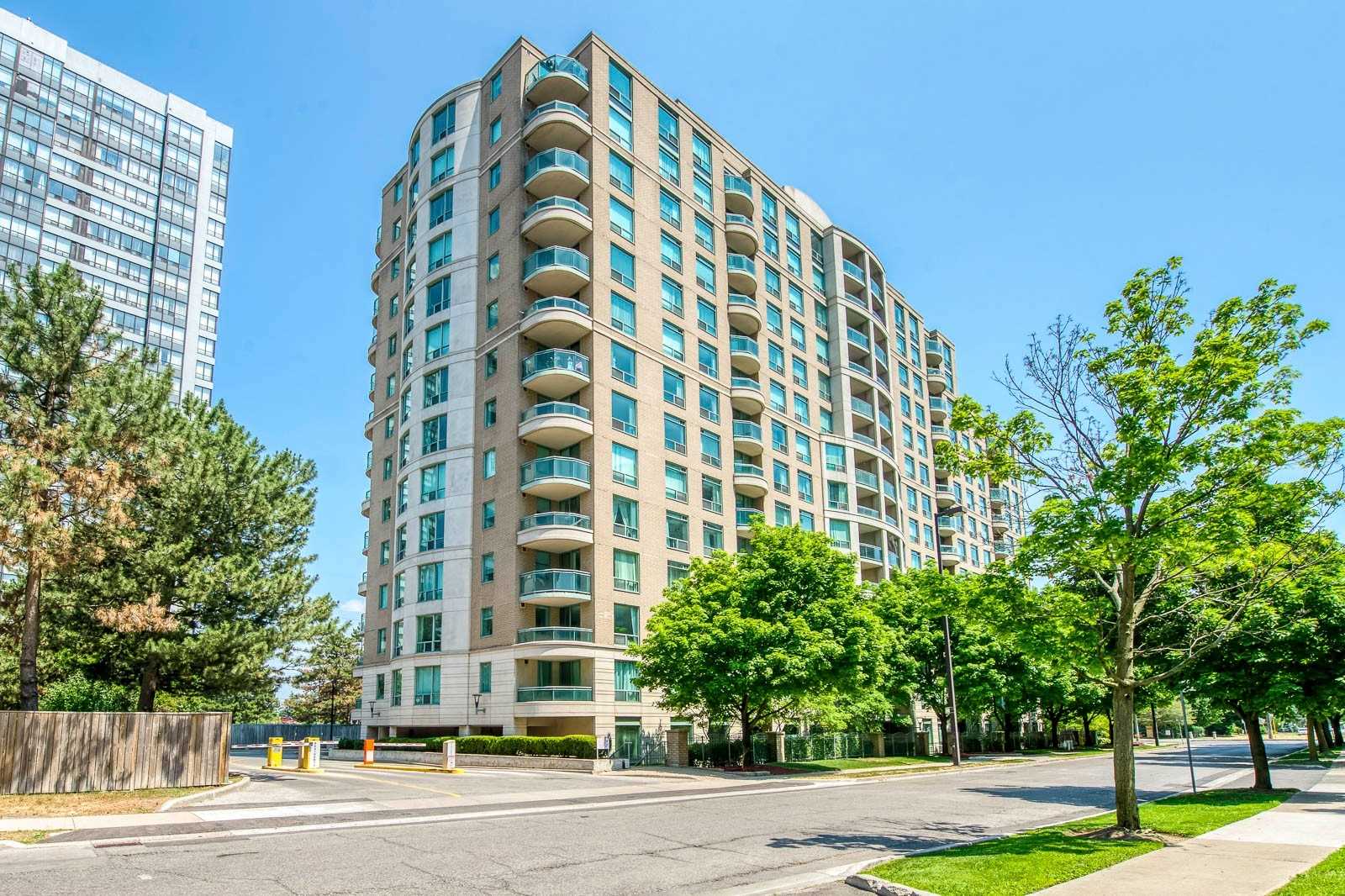 Park Palace Condos exterior
