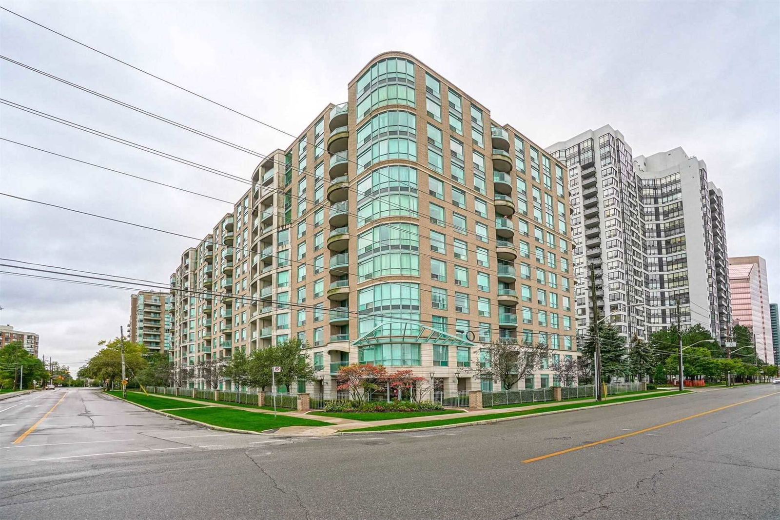 Park Palace III Condos exterior