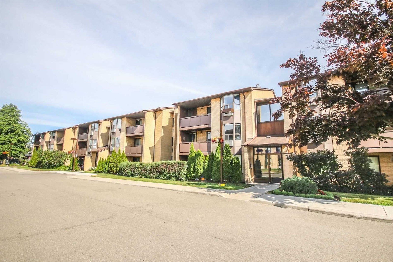 Lakeshore Park Estates II Condos condo building exterior