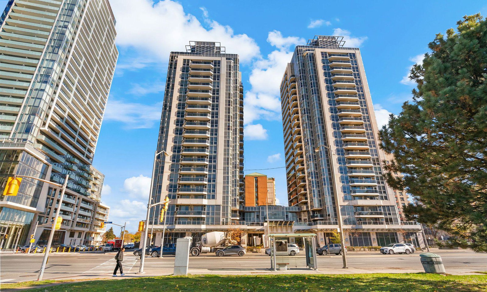 Luxe Condos exterior