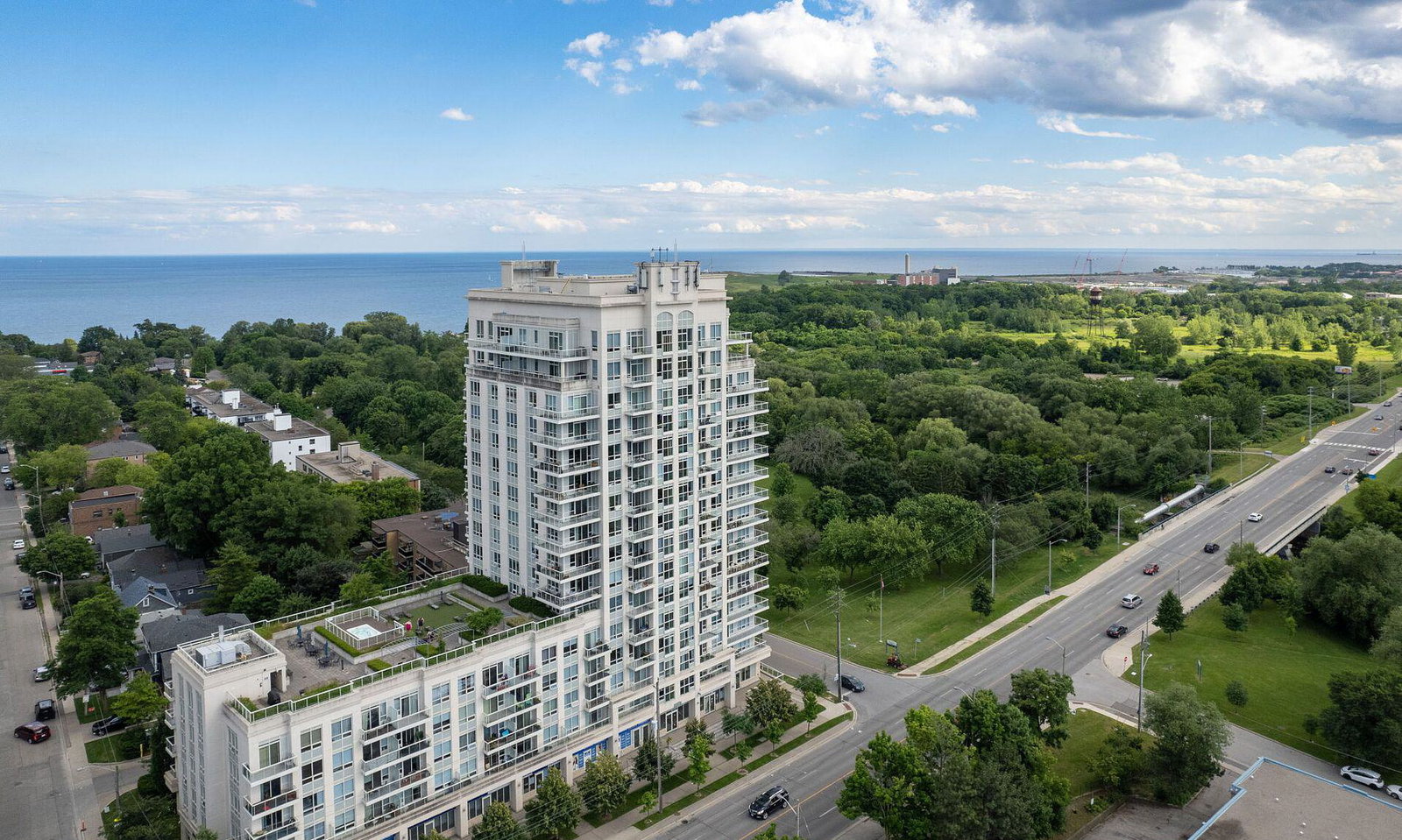 Aquaview Condos exterior