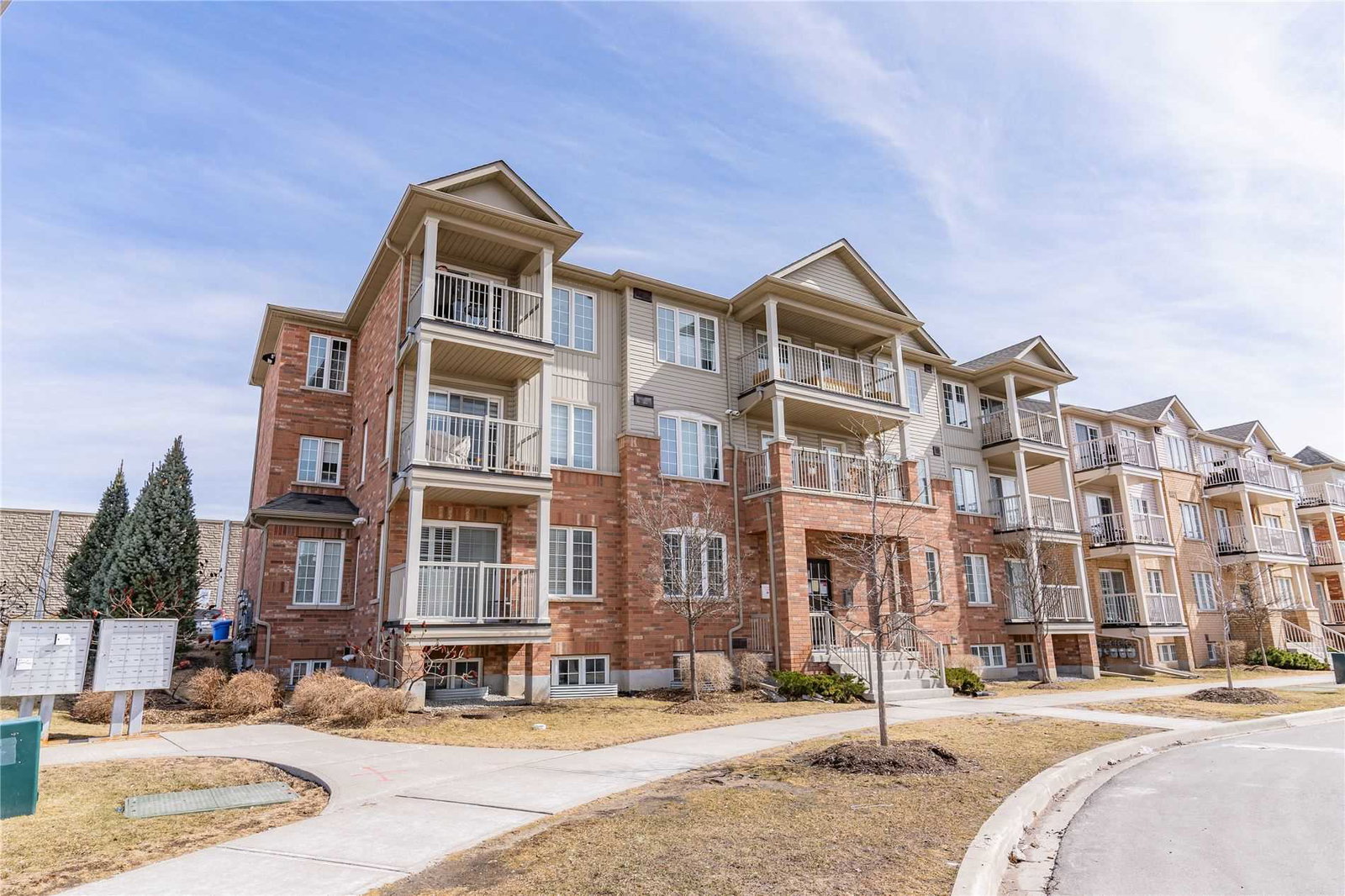 Isaac Devins Boulevard Condos condo
