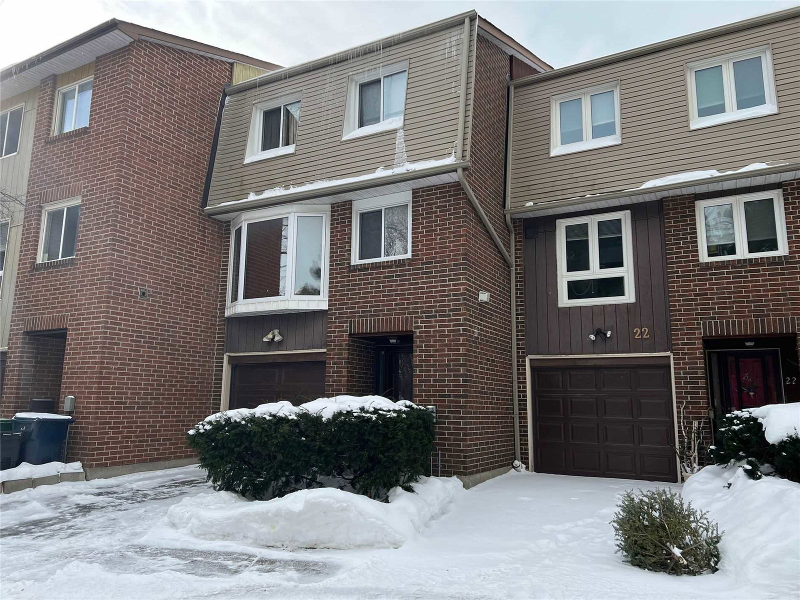 33 Dundalk Townhouses exterior