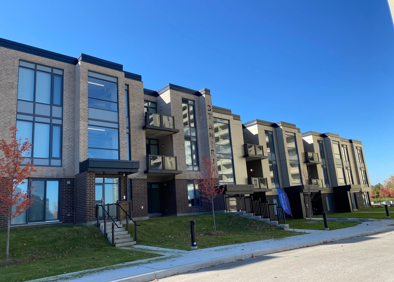 37 Antrim Crescent exterior