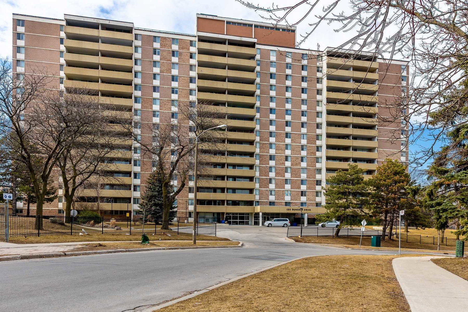 120 Dundalk Drive Condos exterior