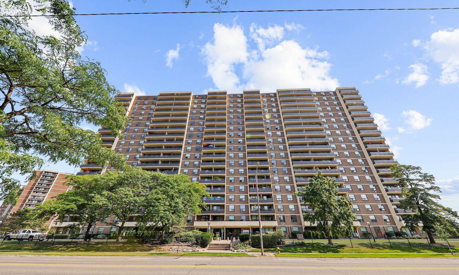 511 The West Mall Condos condo