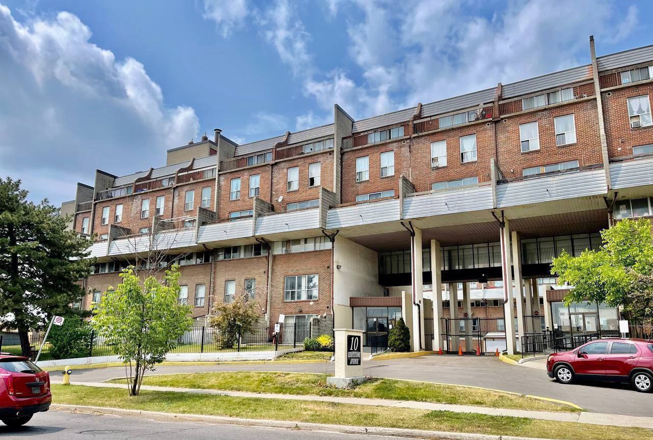 10 Eddystone Avenue Condos exterior