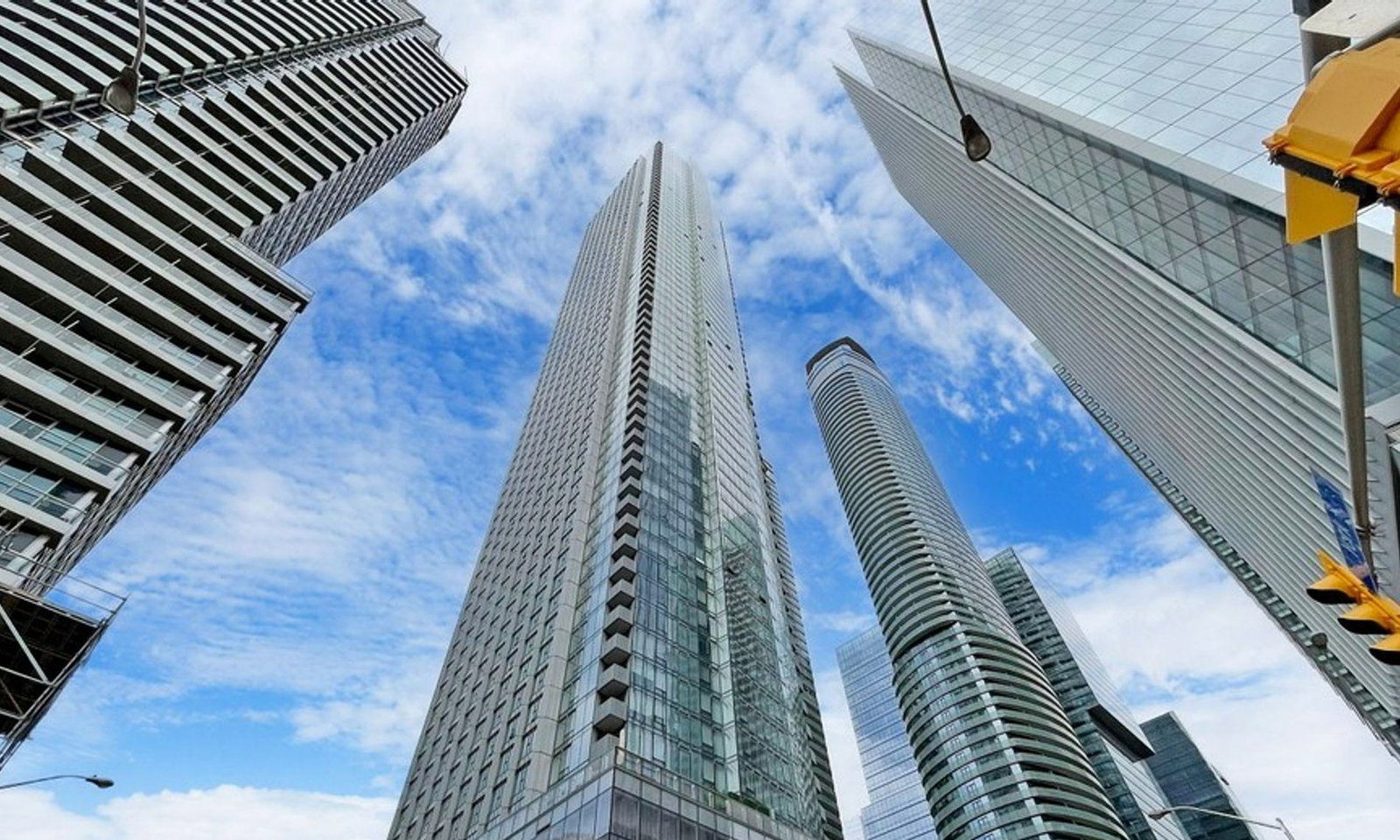 Ten York exterior