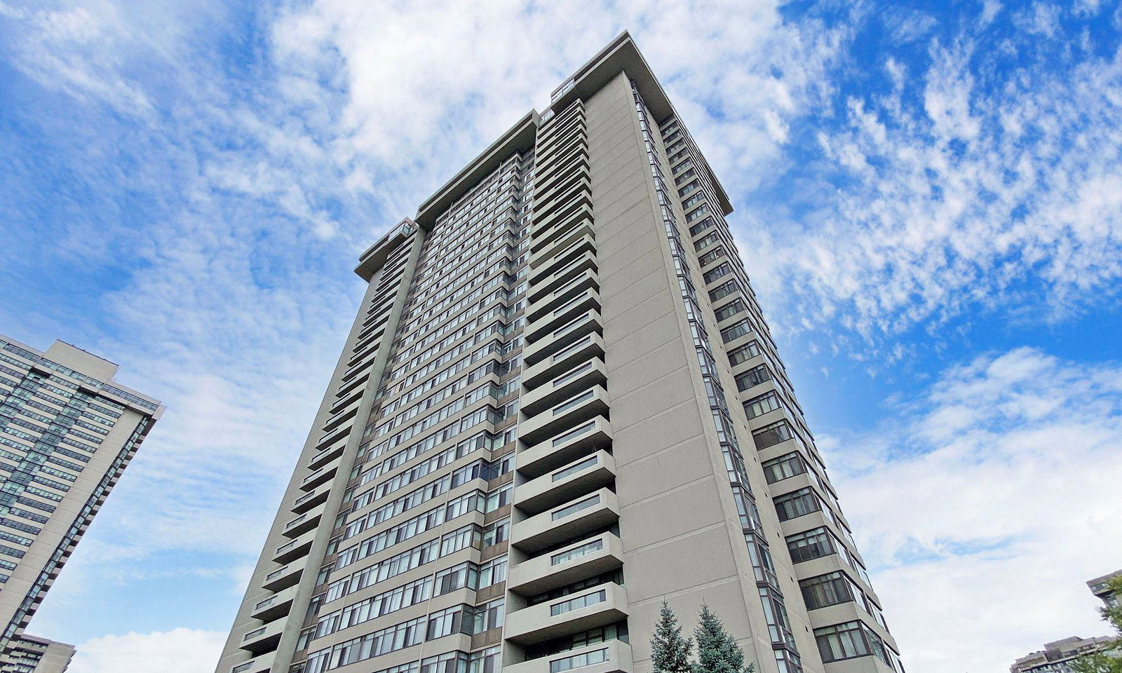 Skymark II Condos exterior