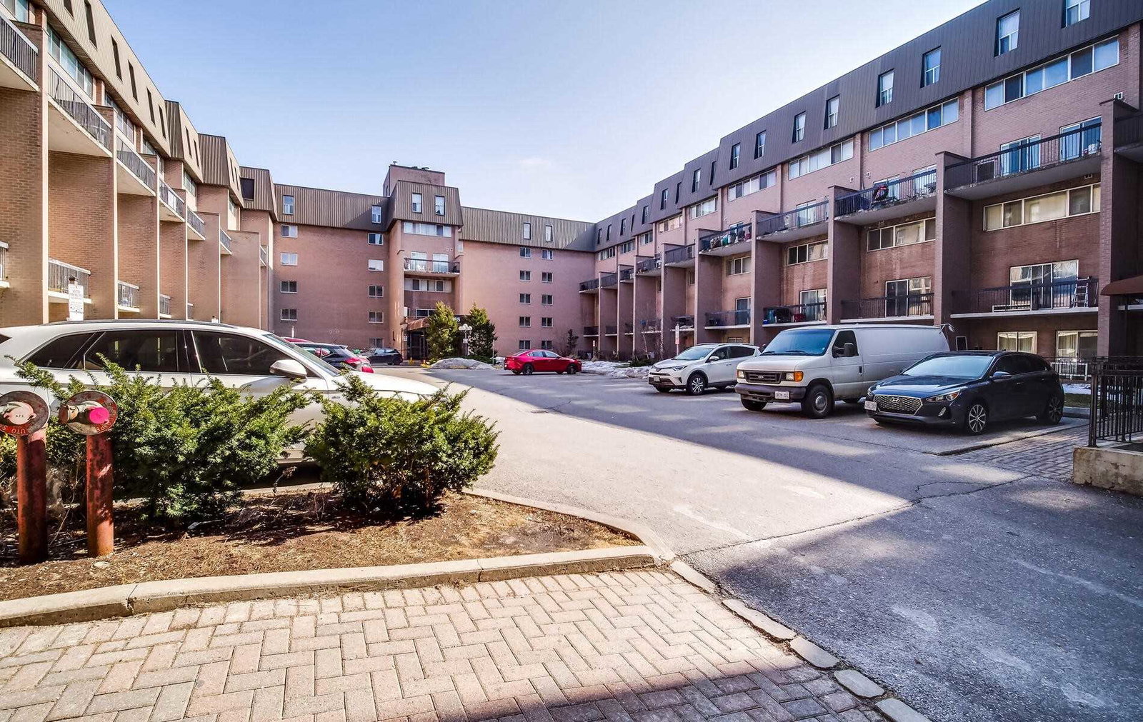 Woodfinch Mews Condos condo