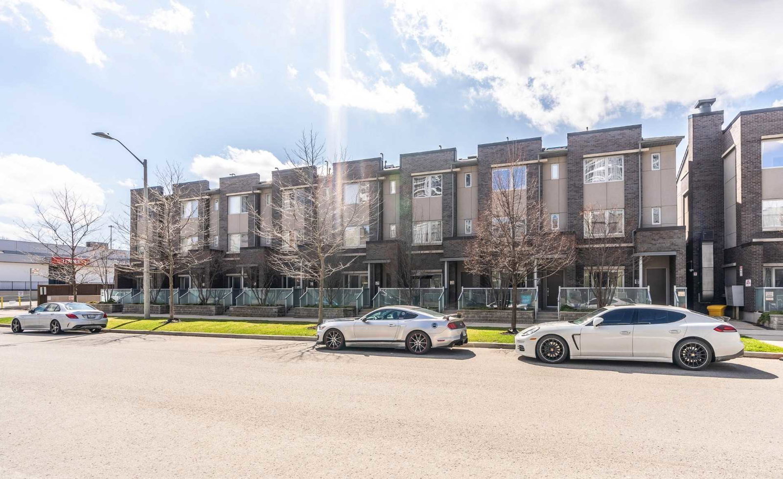 Village Green Square Townhomes condo
