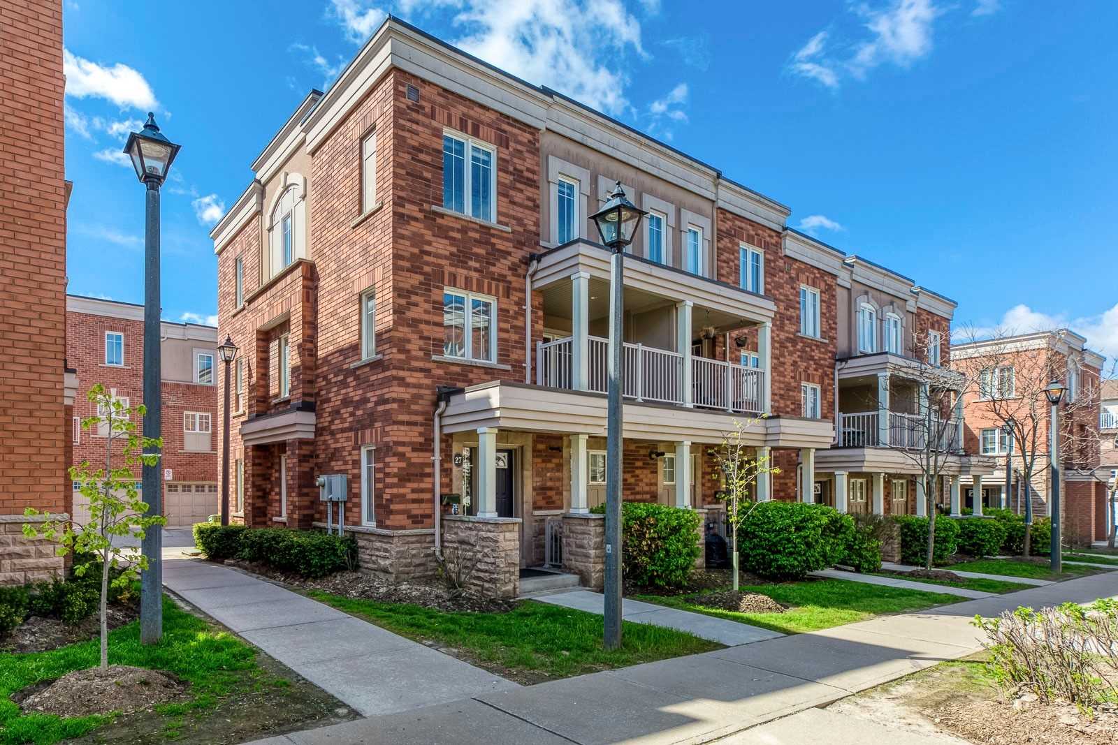 375 Cook Road Townhomes exterior