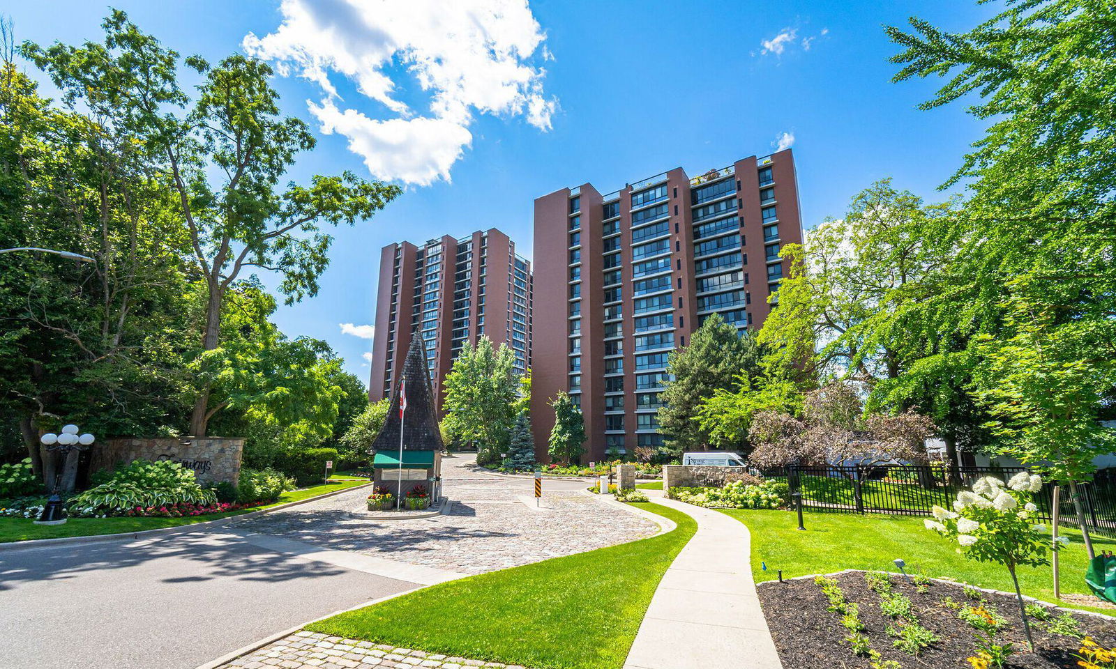 Fairways Condos exterior