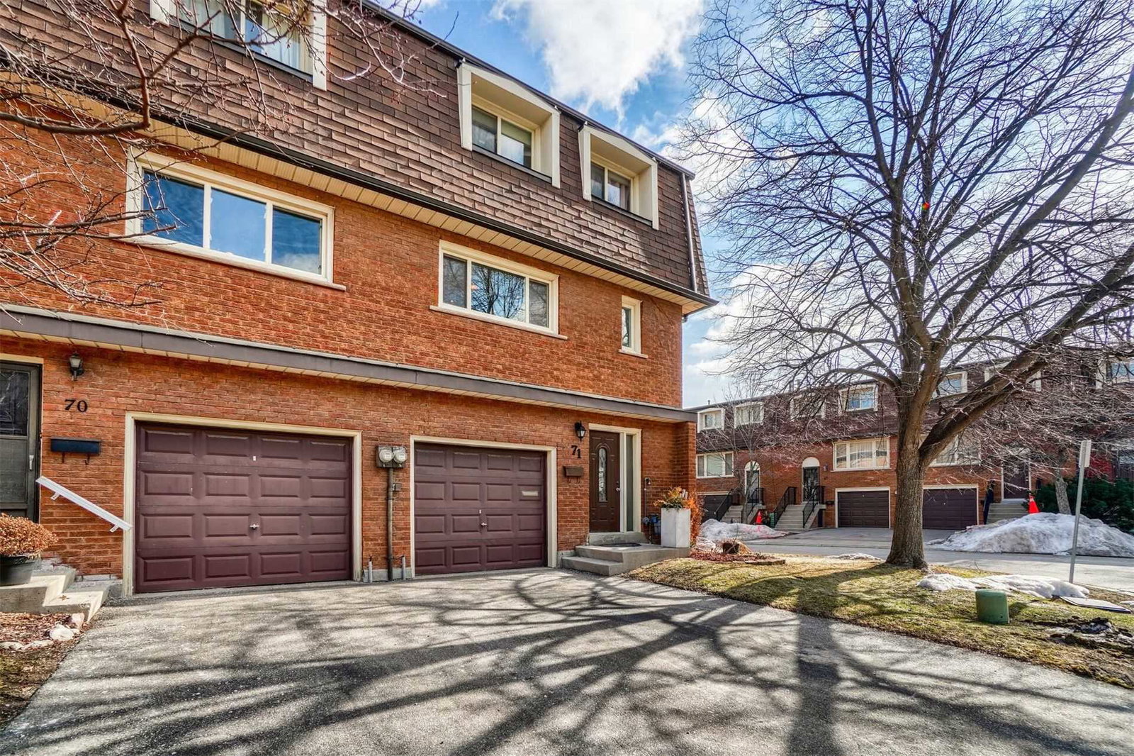  13 Silver Shadow Townhouses condo