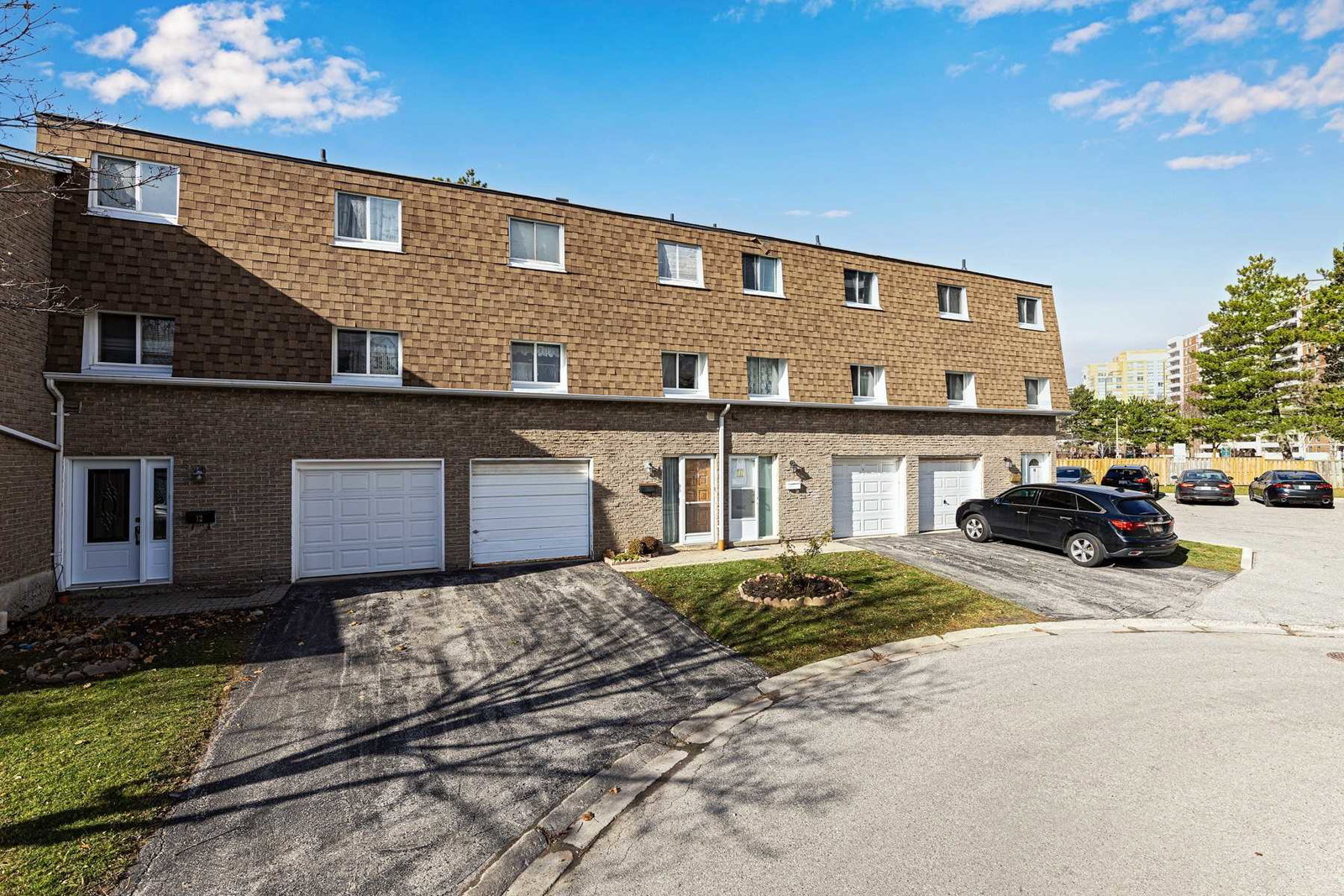 200 Bridletowne Circle Townhouses exterior