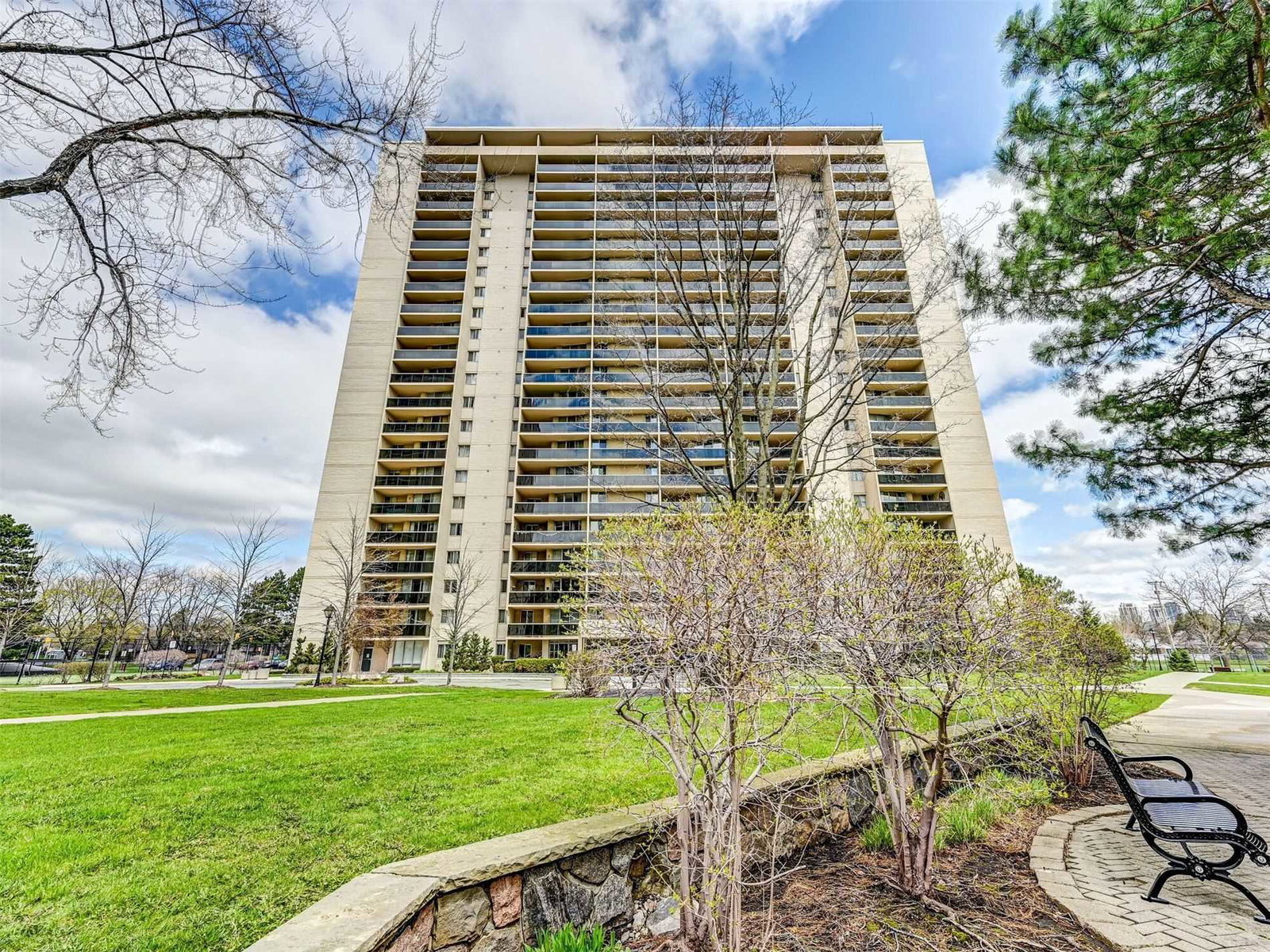 Millgate Manor III Condos condo