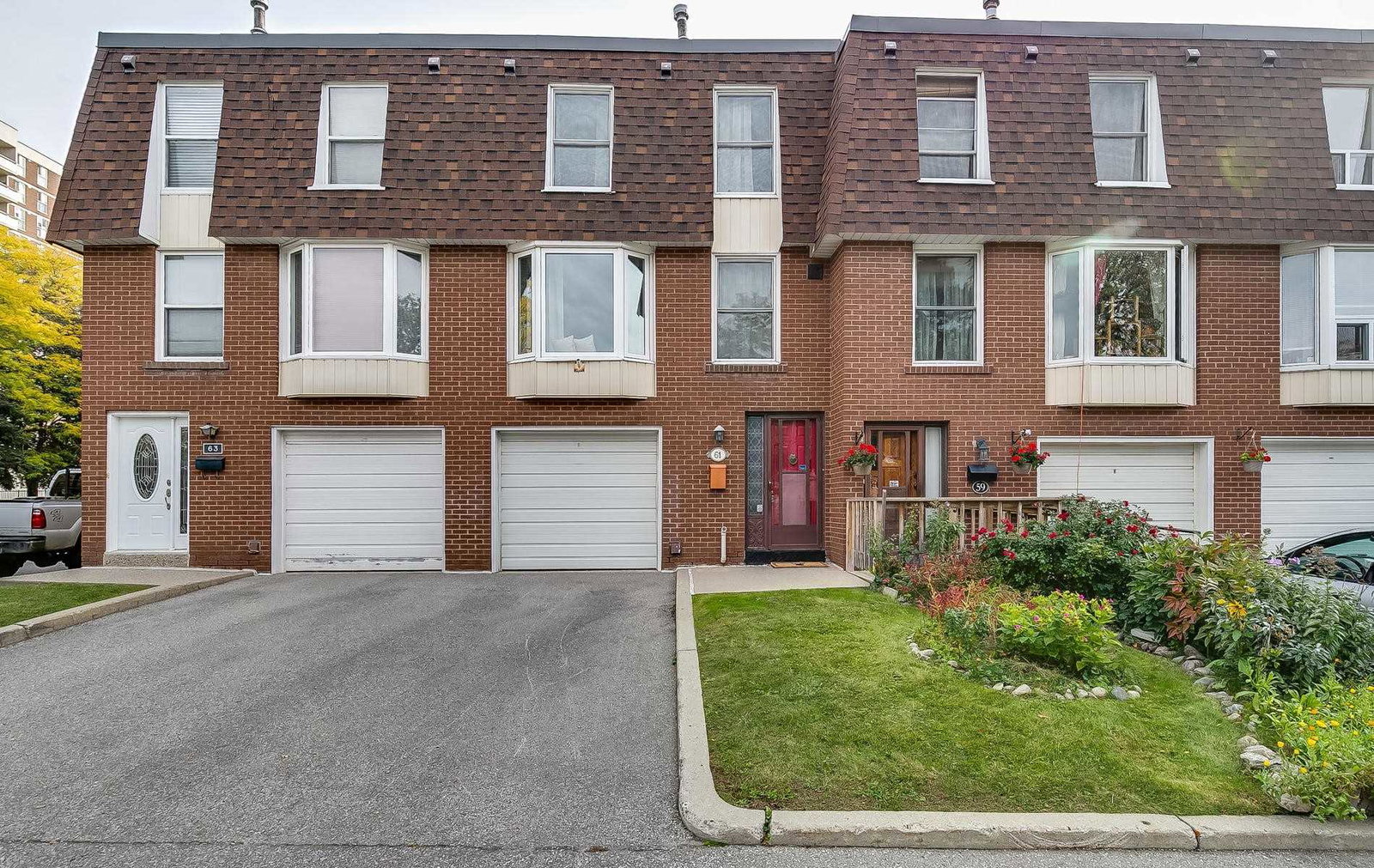 Bridletowne Circle Townhomes exterior