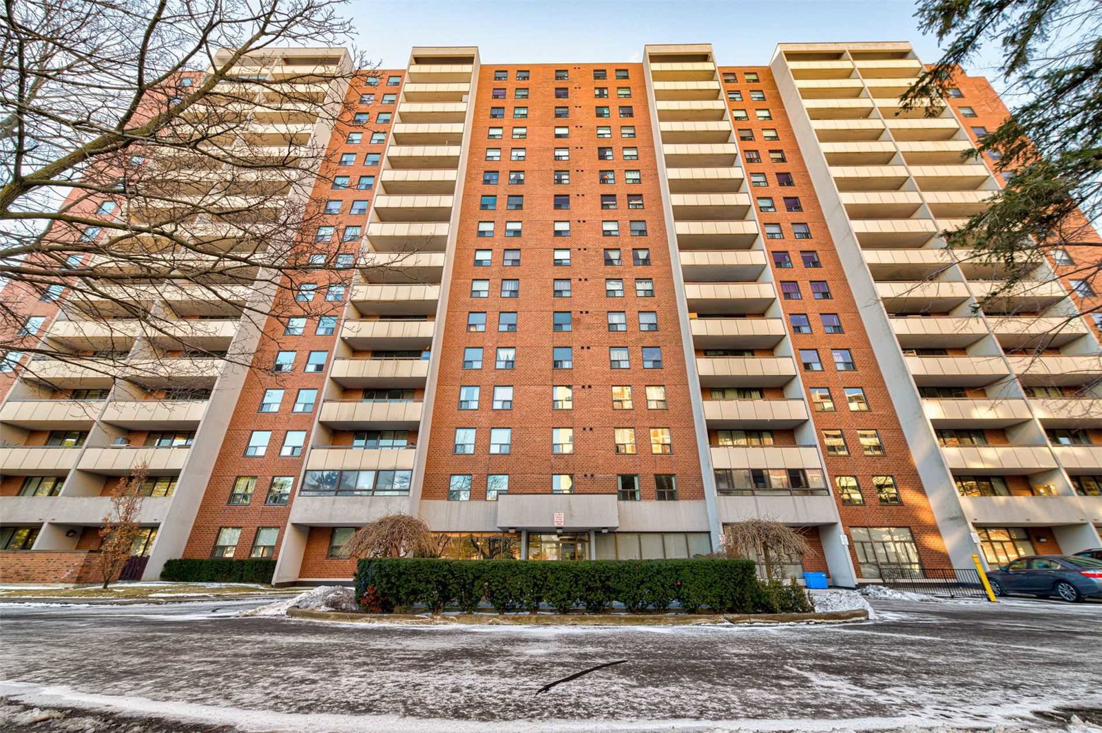 Oaktree Estates Condos condo