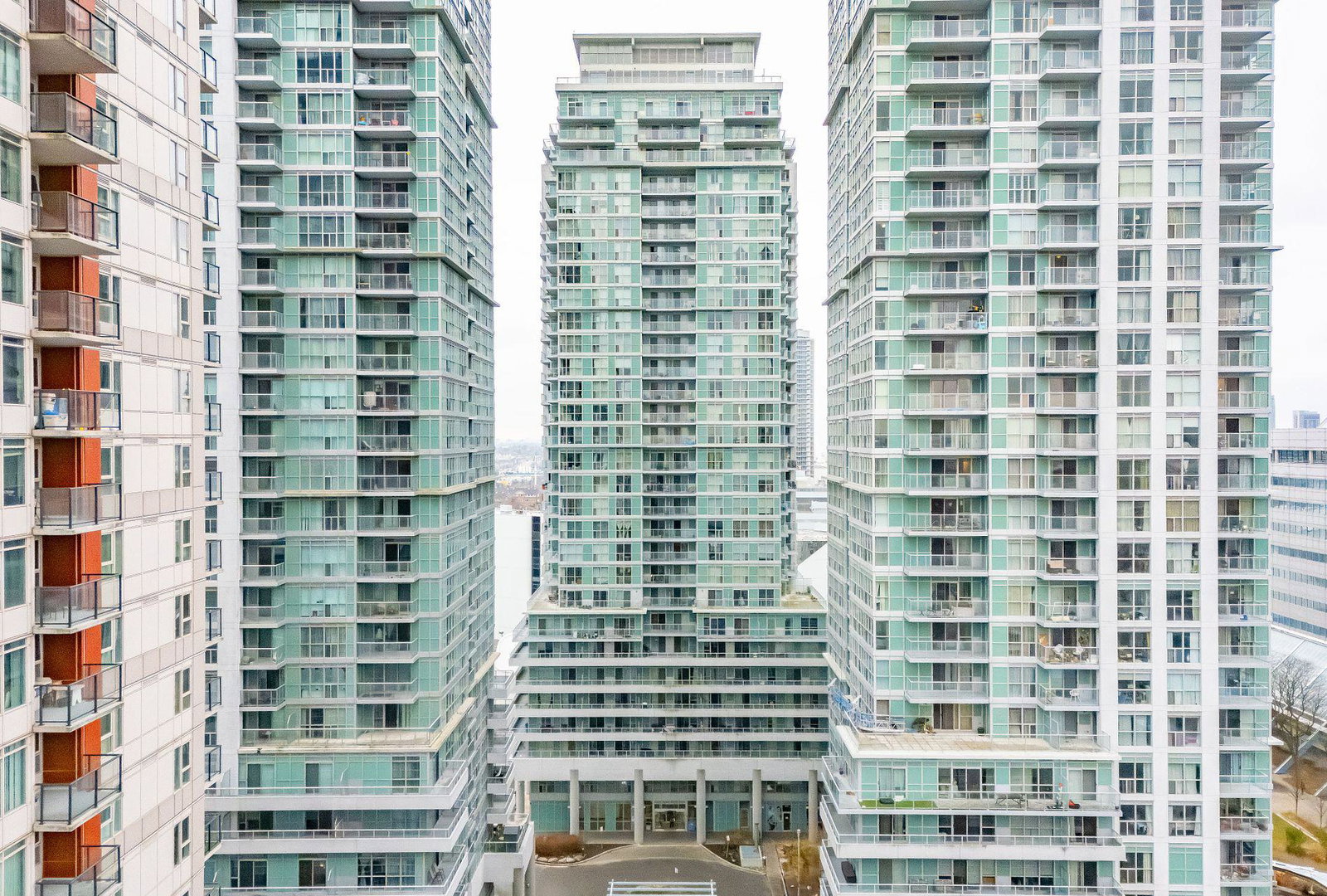 EQ2 Condos condo