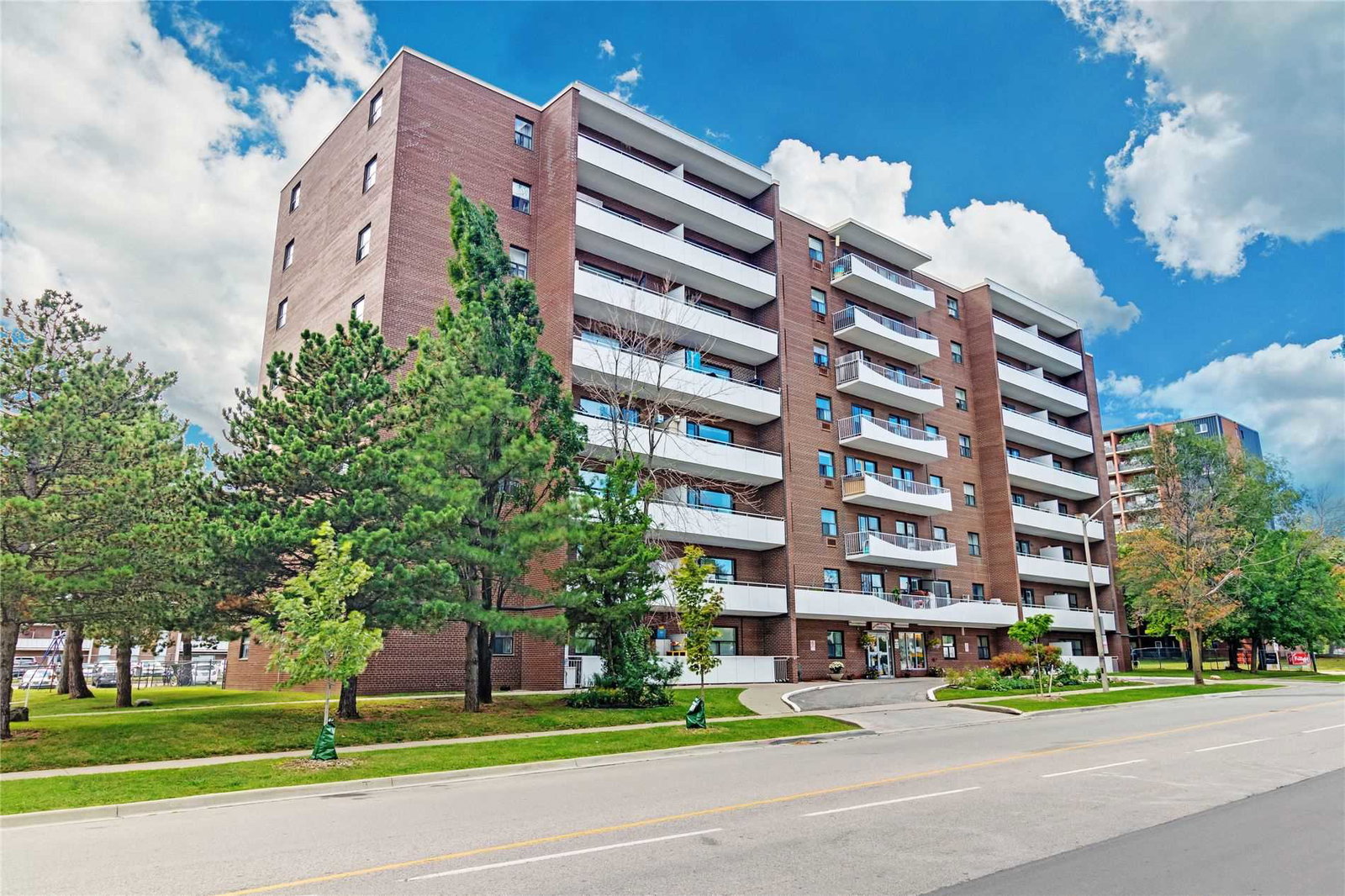 Bloorgate Towers Condos exterior