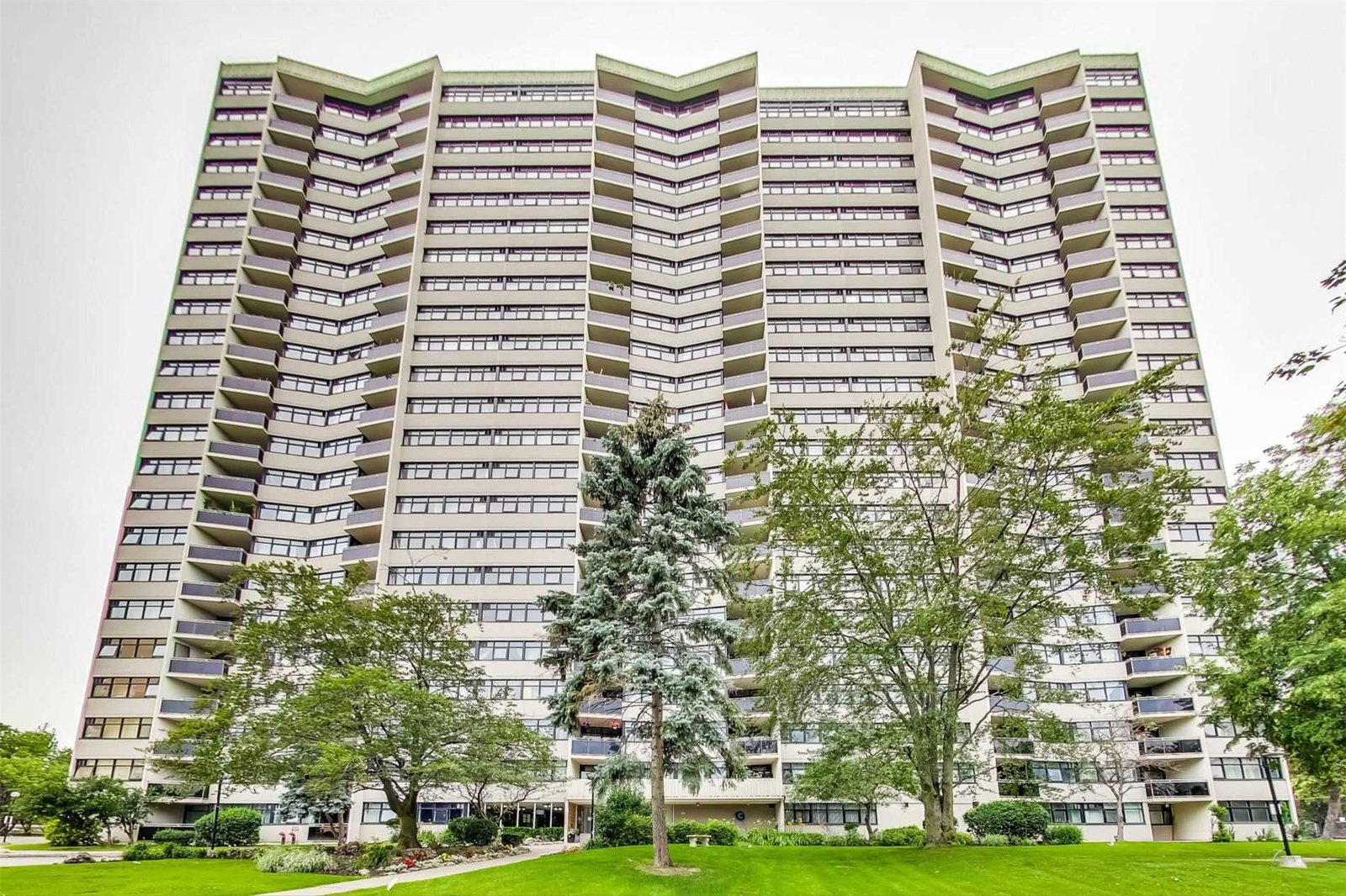 The Glenhurst Condos exterior