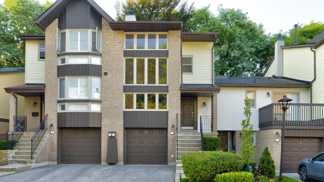 English Ivyway Townhomes condo