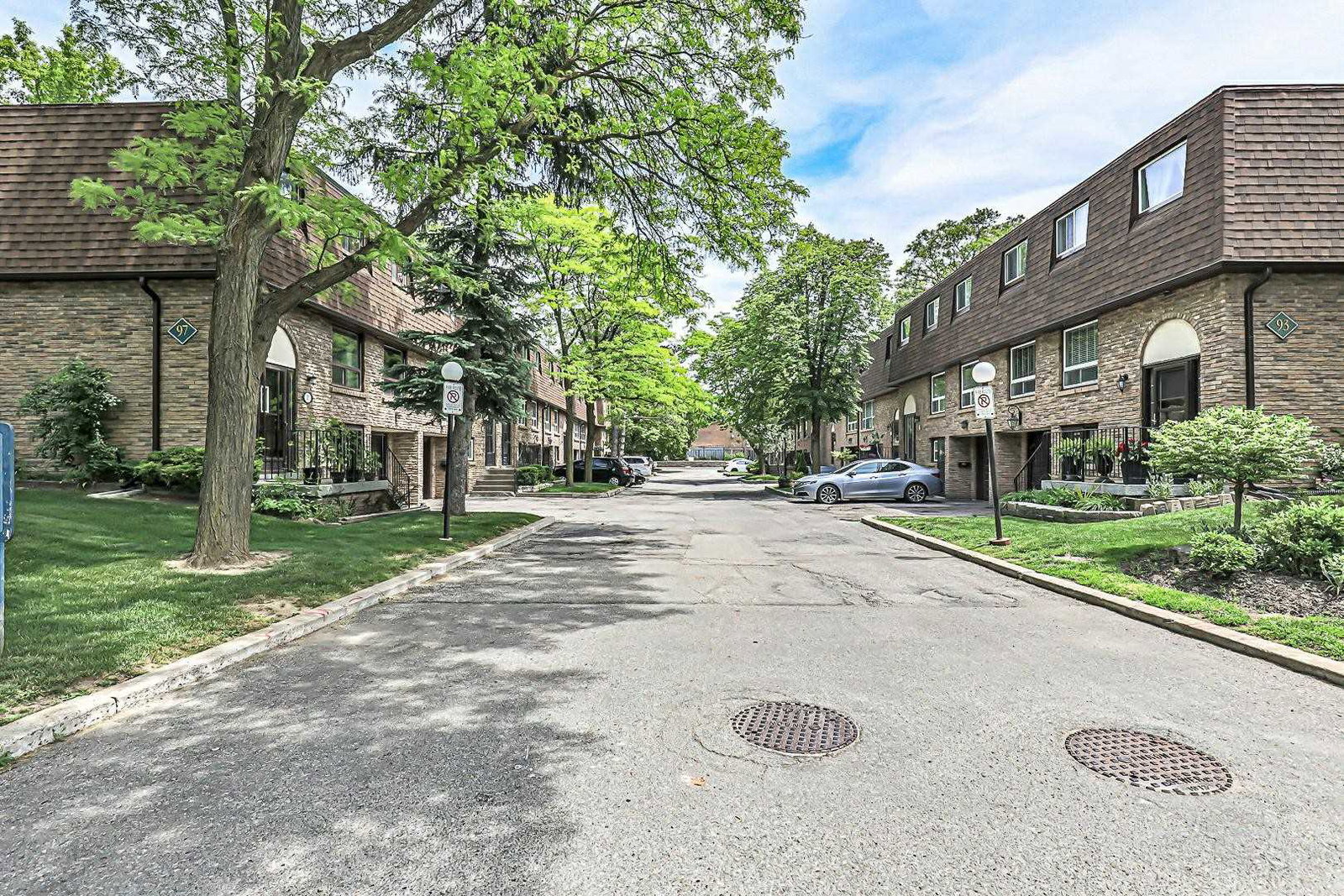 Henderson Square exterior