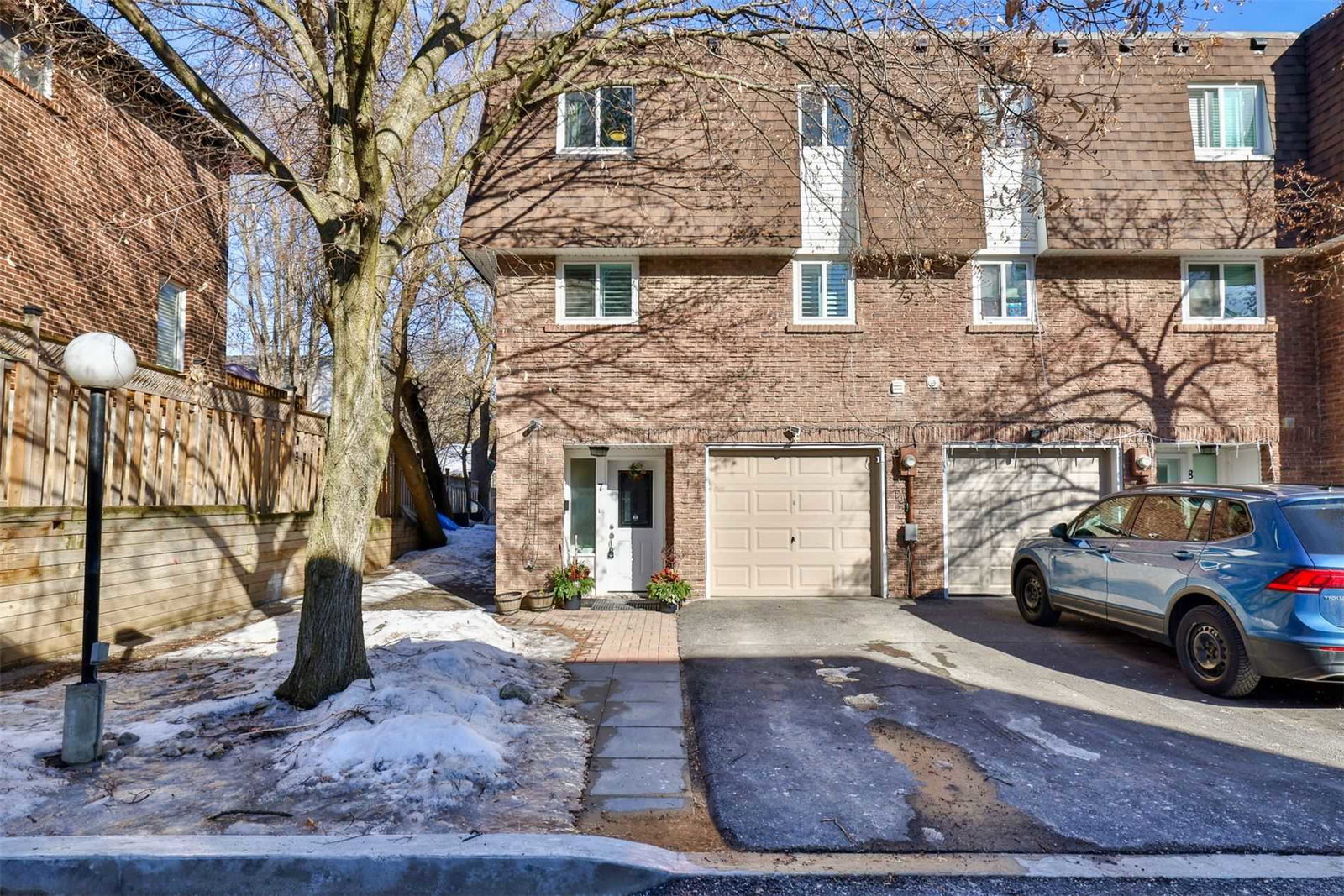 115 Henderson Avenue Townhomes exterior