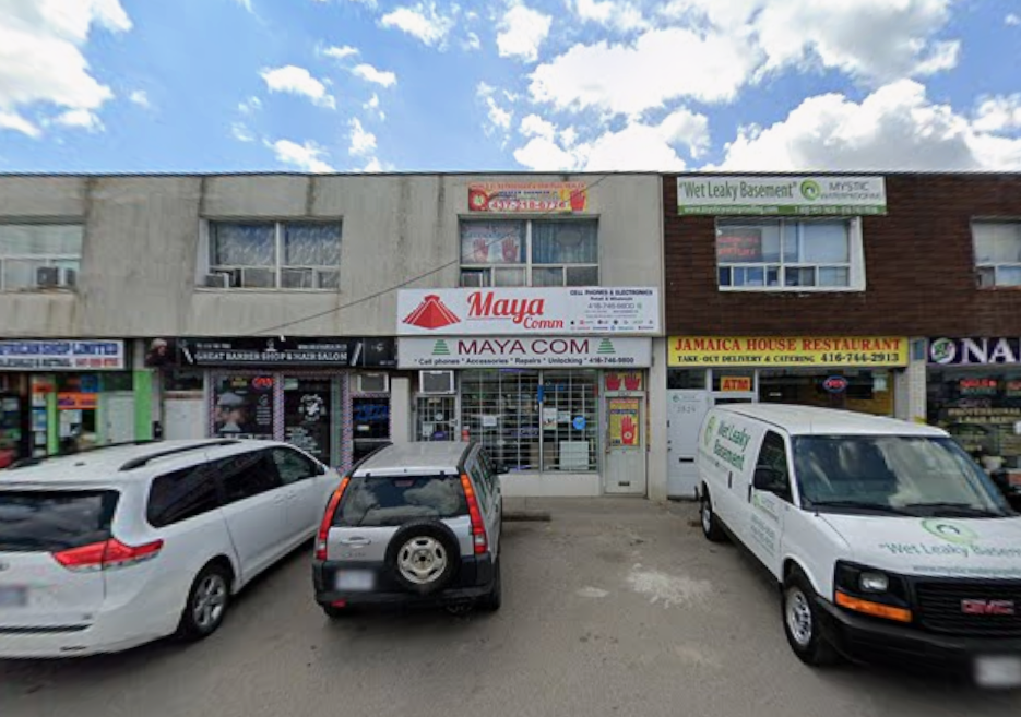 2527 Finch Avenue West condo building exterior