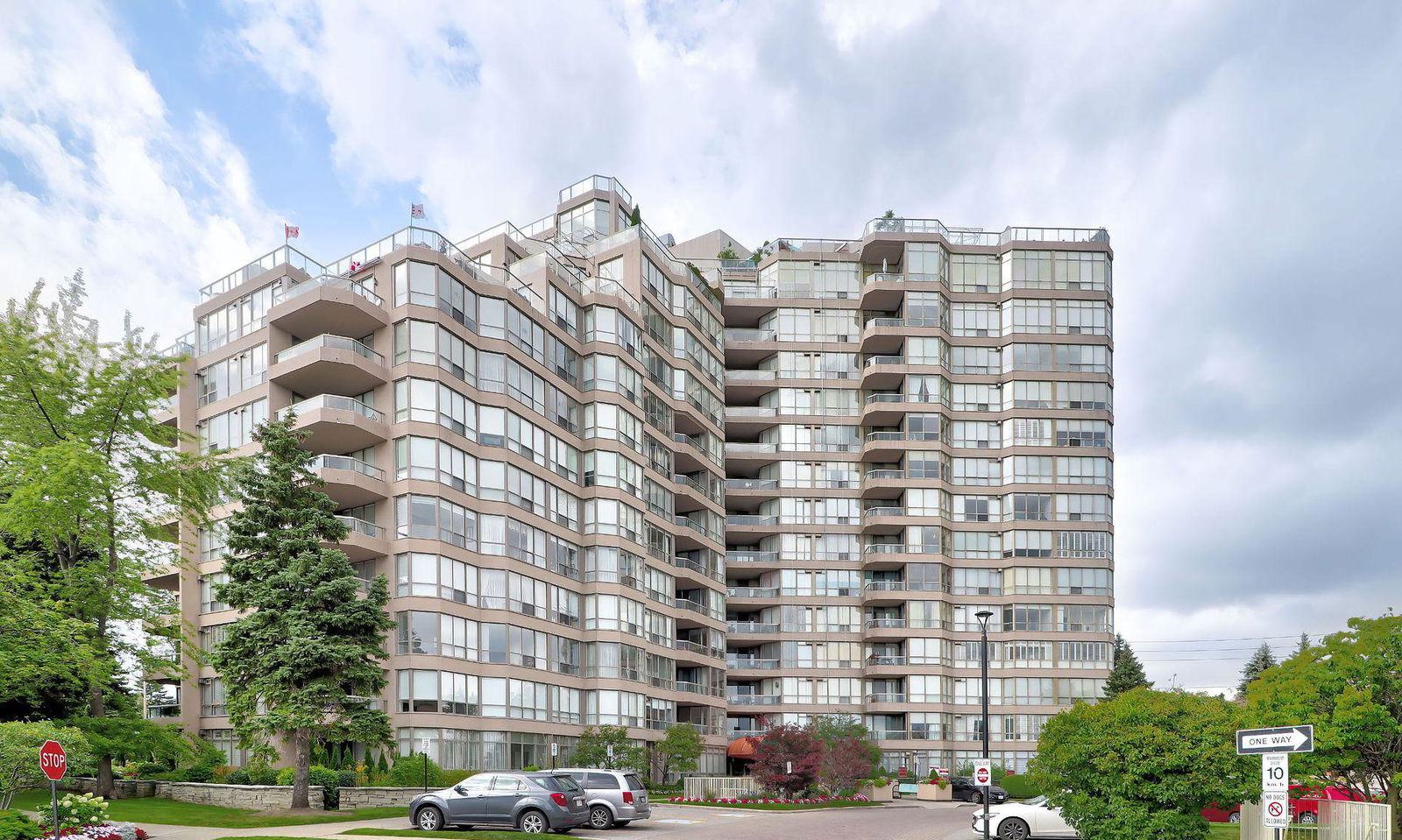 Gates of Guildwood II Condos condo