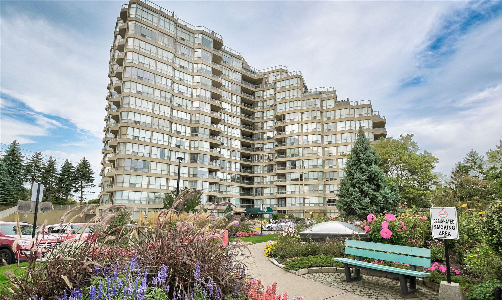 Gates of Guildwood Condos exterior