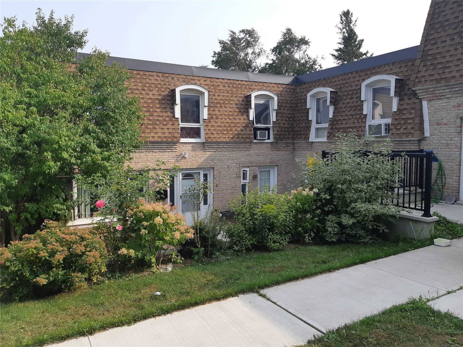 1310 Gulleden Townhomes exterior