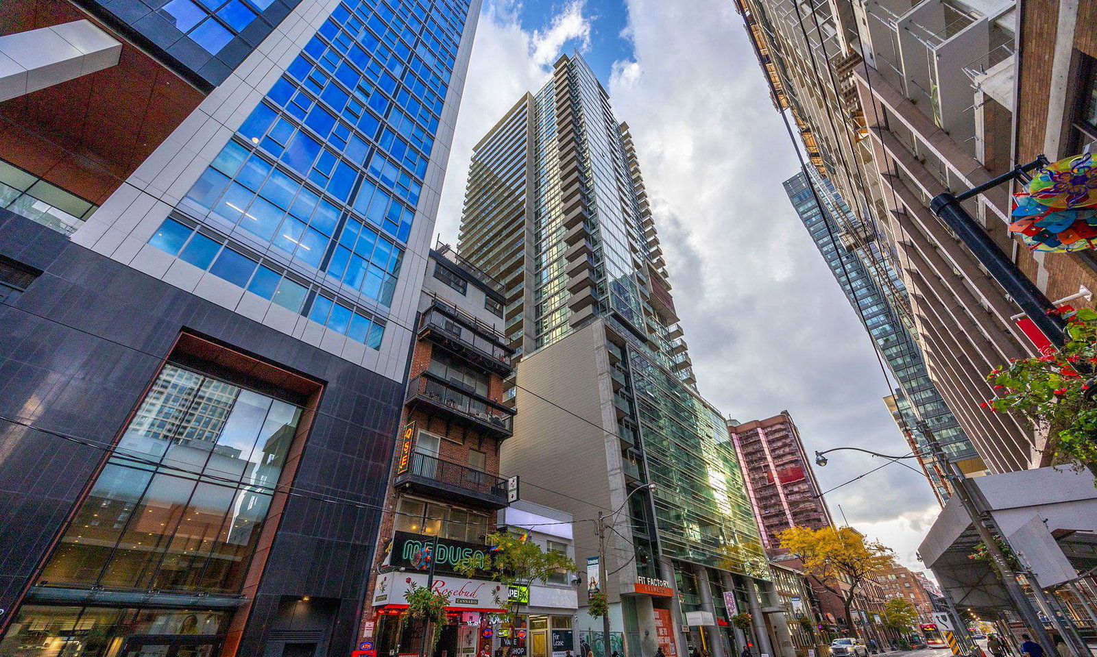M5V Condos exterior
